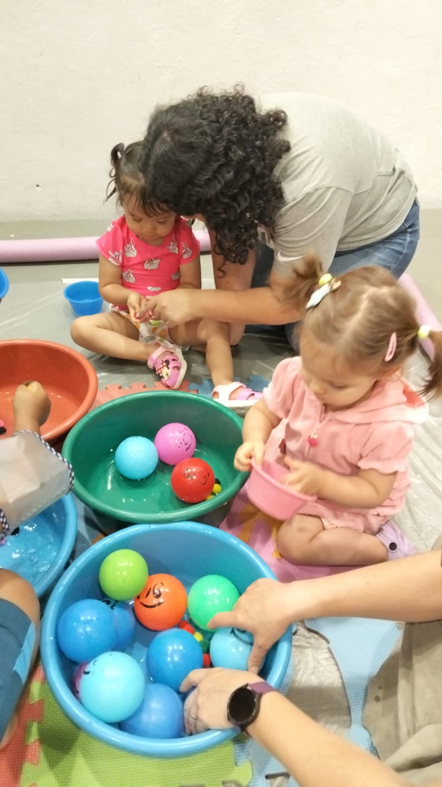 Actividad Cultural Comunitaria: Charla Dinámica: Gestión de Emociones en el Arte Infantil